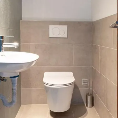 #053 Fully Equiped With Pool, 350 Mts Lejlighed Albufeira